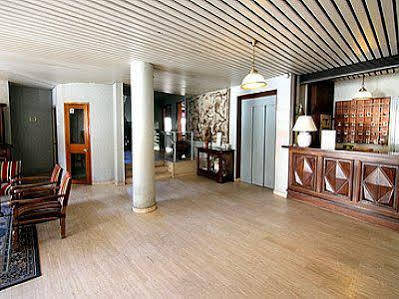 Logis Hotel Restaurant Du Commerce Hotel 2*